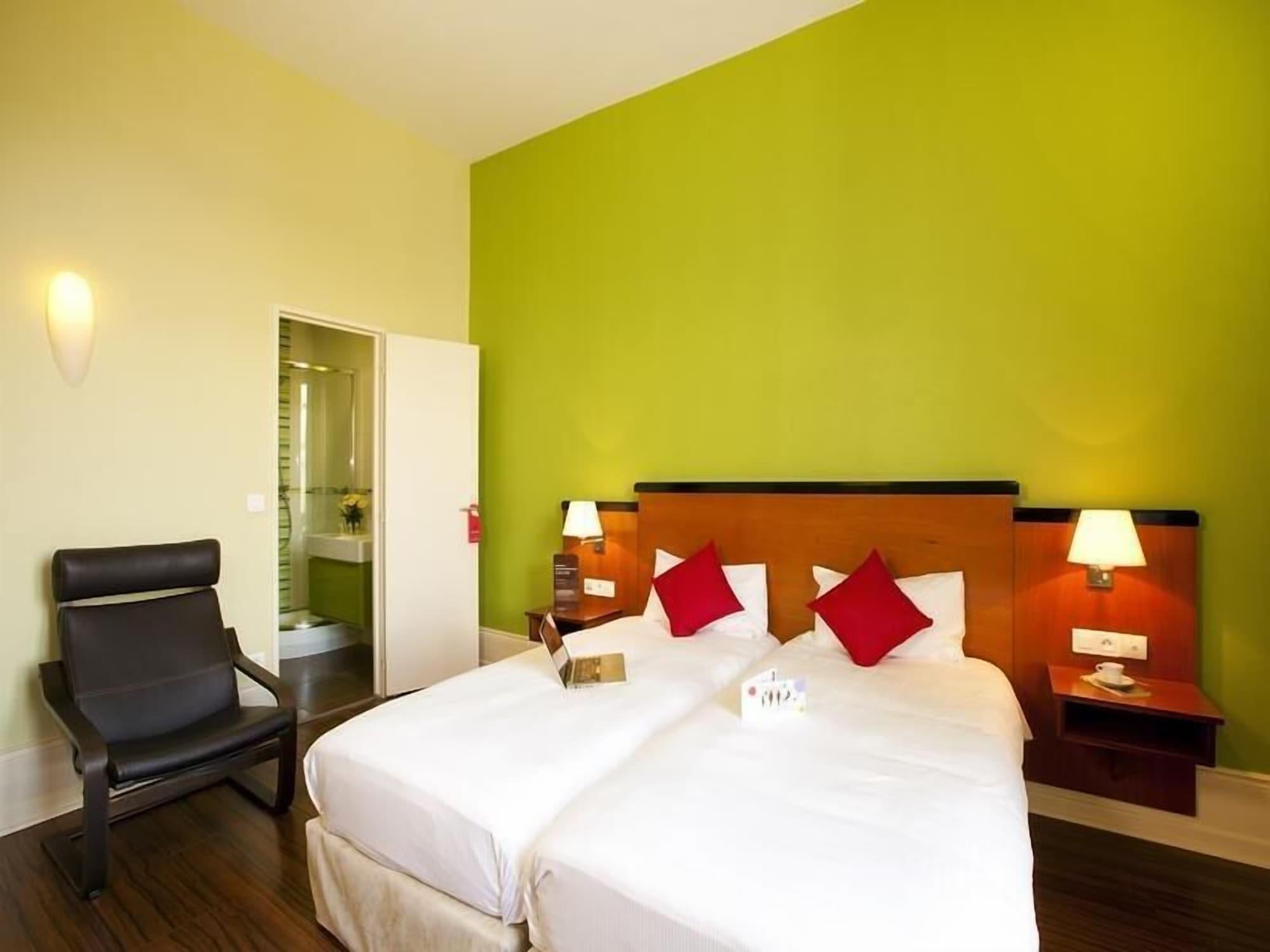 Hotels&Résidences - Les Thermes Luxeuil-les-Bains Esterno foto
