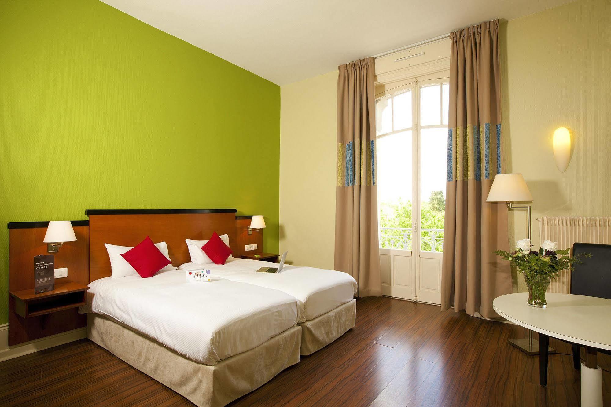 Hotels&Résidences - Les Thermes Luxeuil-les-Bains Esterno foto