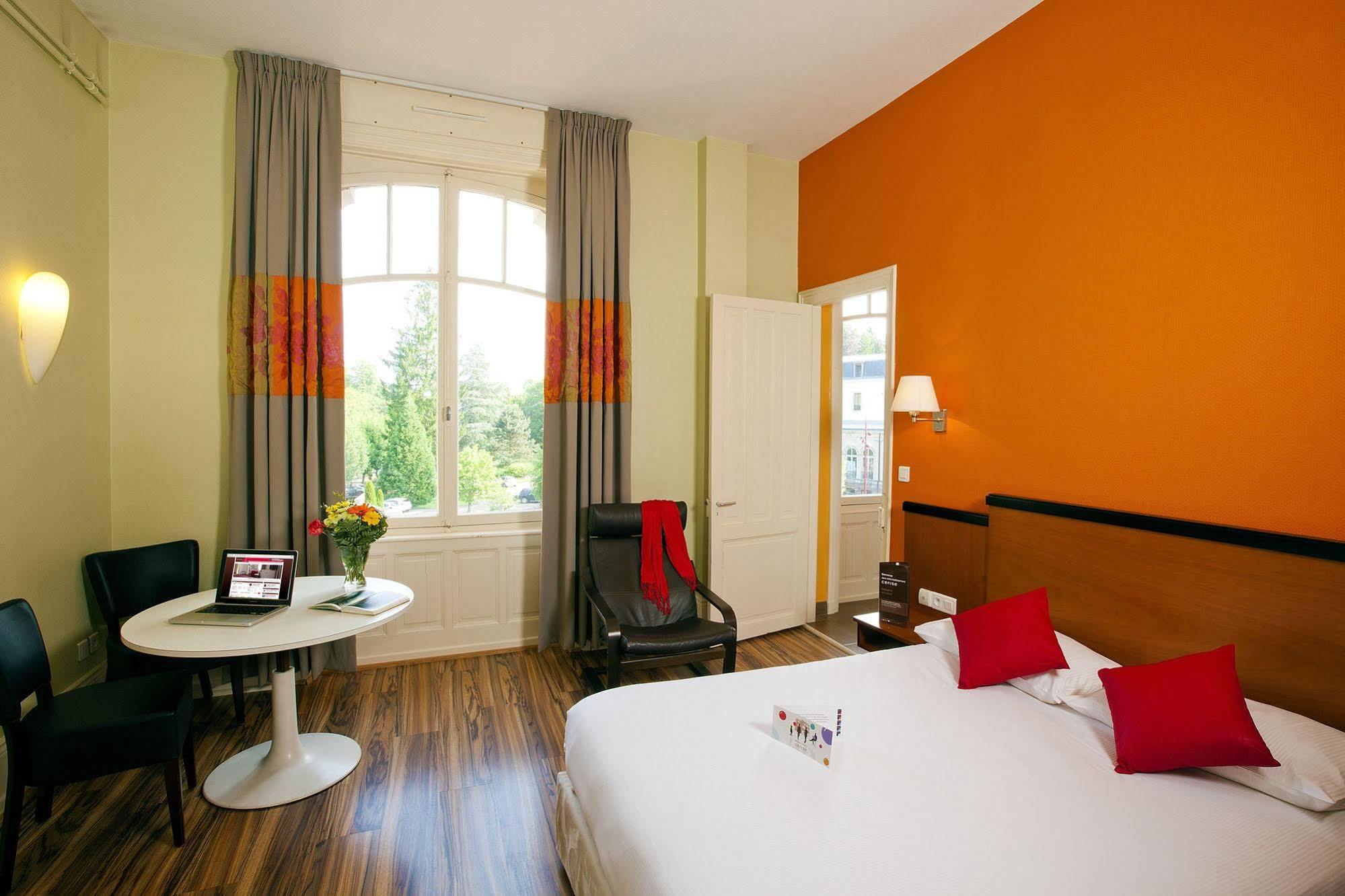 Hotels&Résidences - Les Thermes Luxeuil-les-Bains Esterno foto