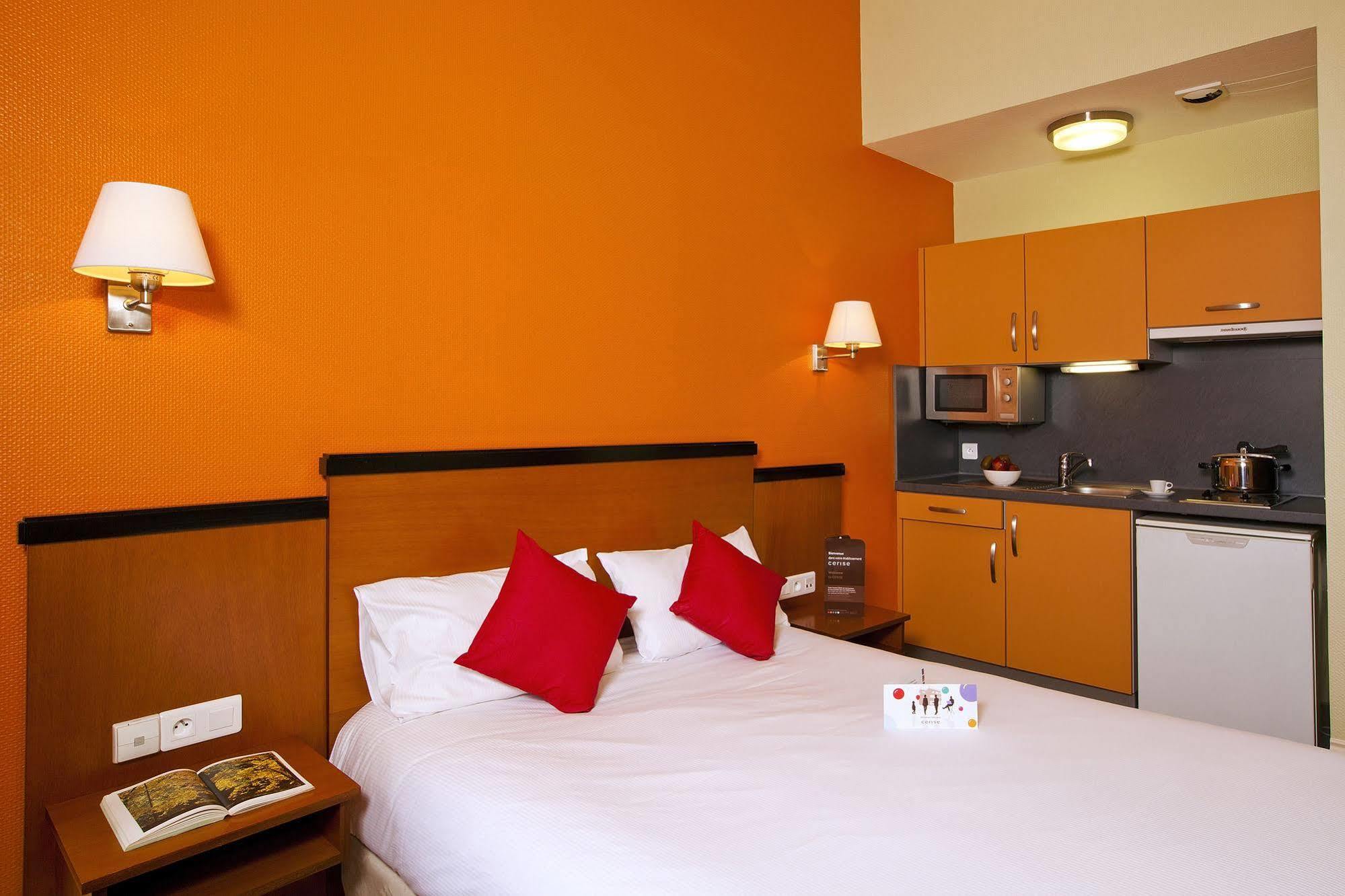 Hotels&Résidences - Les Thermes Luxeuil-les-Bains Esterno foto