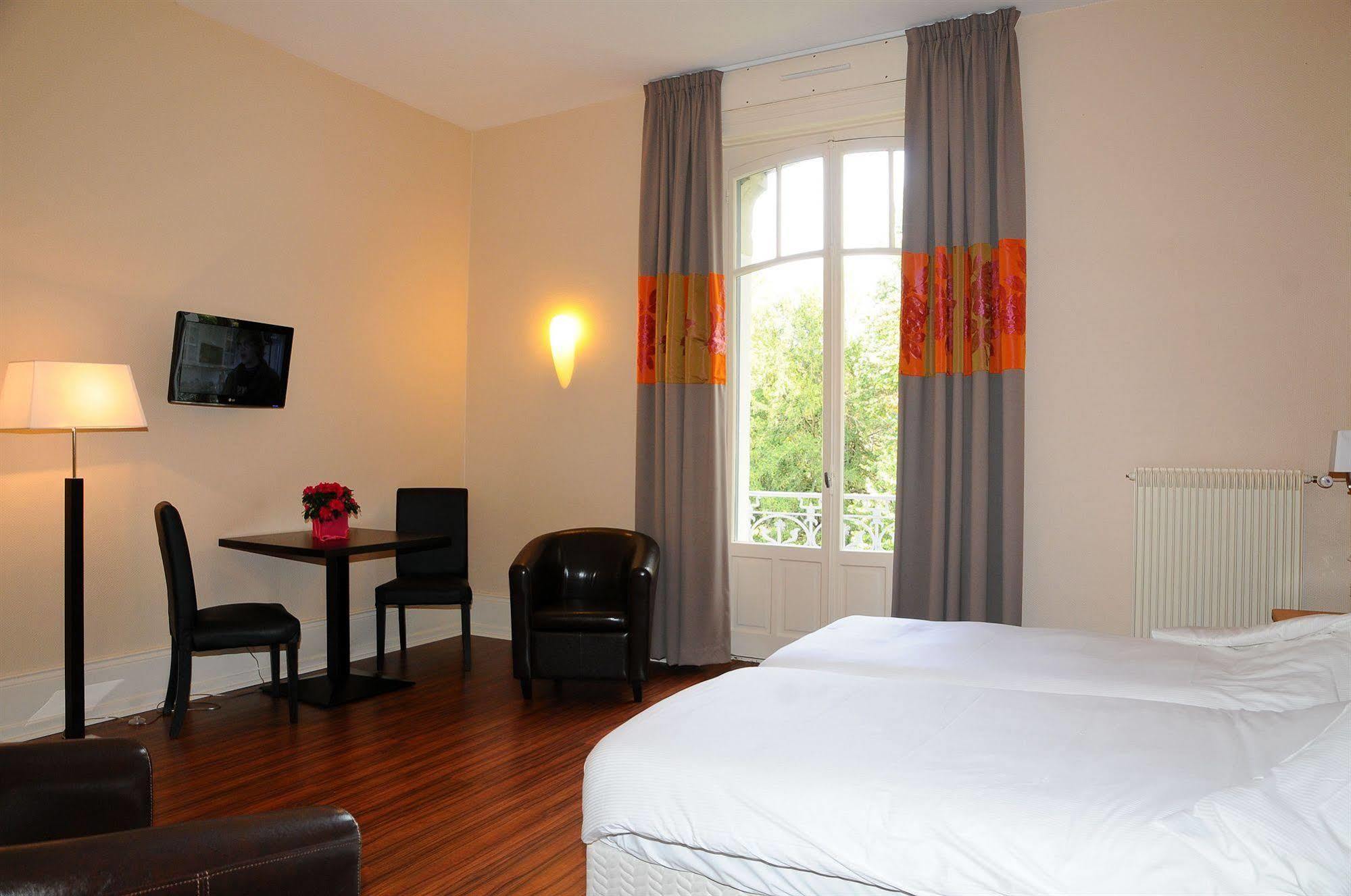 Hotels&Résidences - Les Thermes Luxeuil-les-Bains Esterno foto