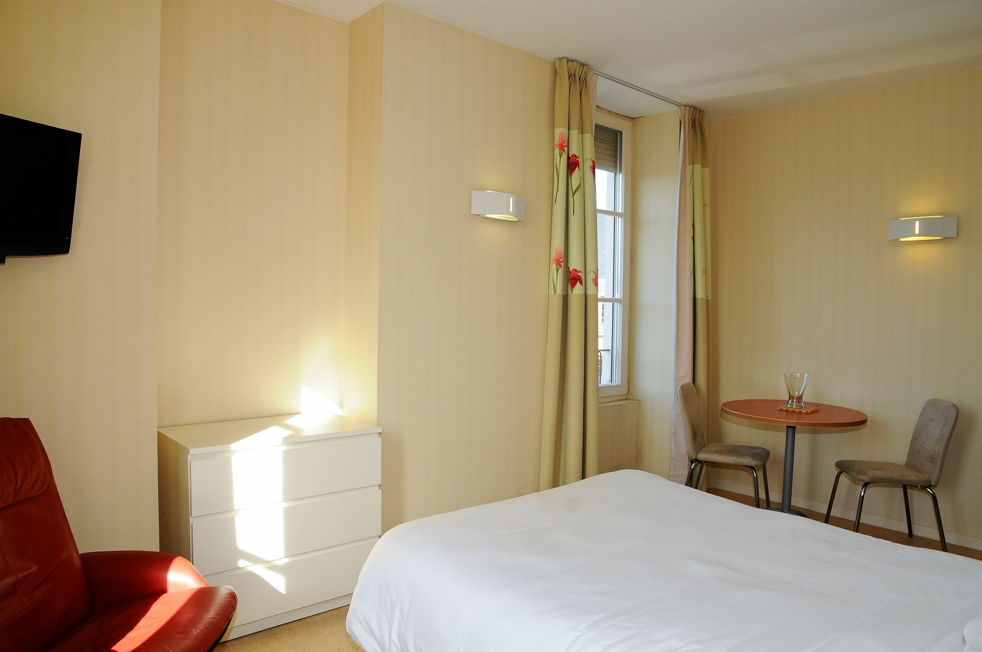 Hotels&Résidences - Les Thermes Luxeuil-les-Bains Esterno foto